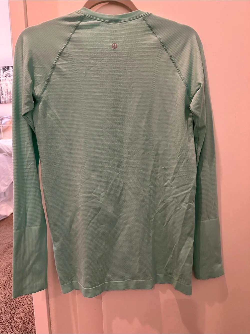 Lululemon Women’s Lightweight Long-Sleeve Top in Mint - EUC - Size 8